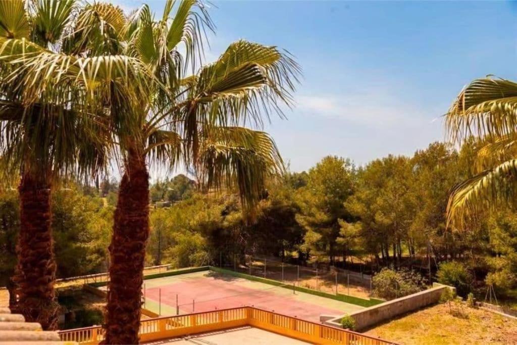 Villa Golf Sitges Виланова-и-ла-Желтру Экстерьер фото